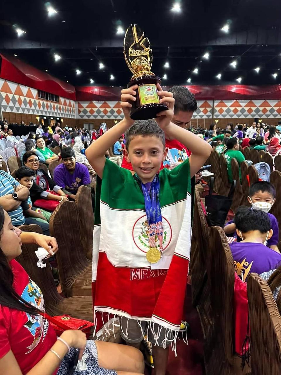 López Obrador felicita a niño hidalguense campeón de aritmética