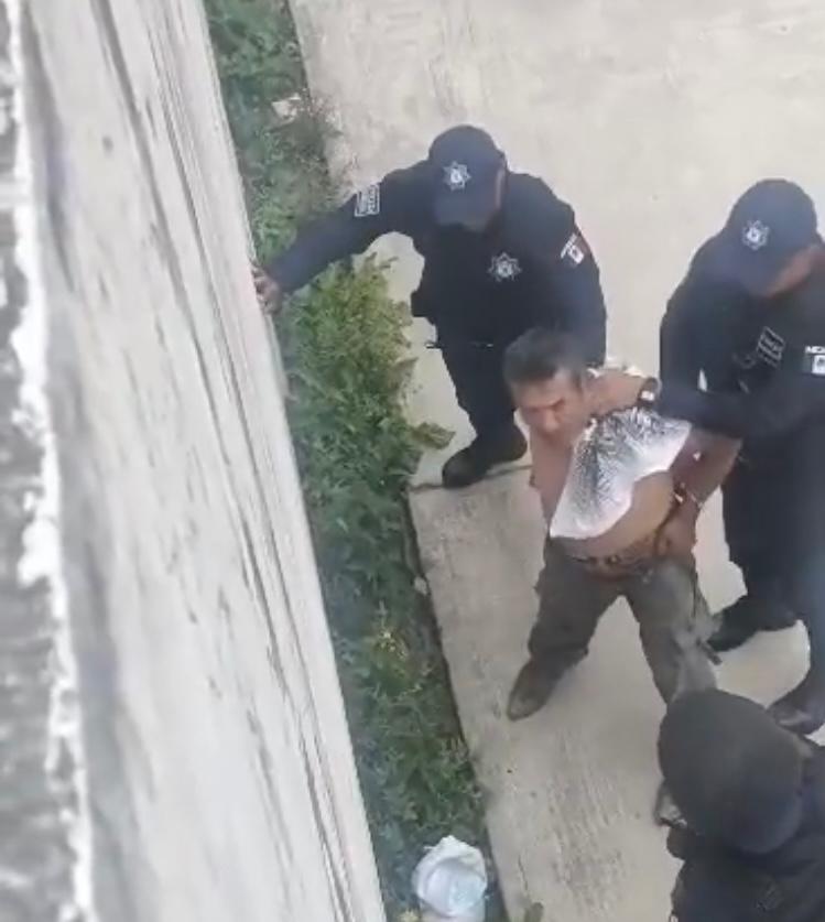 Muere viejito por agresiones de policías en Zacualtipán