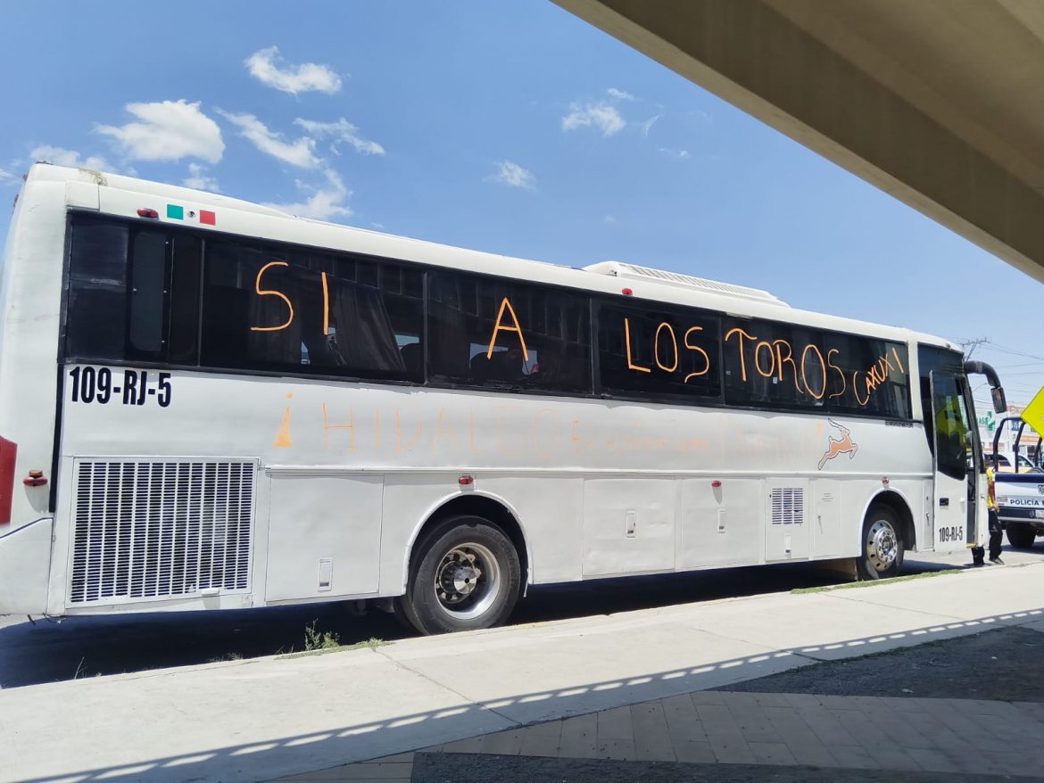 Taurinos toman las calles de Pachuca contra iniciativa que busca prohibir corridas