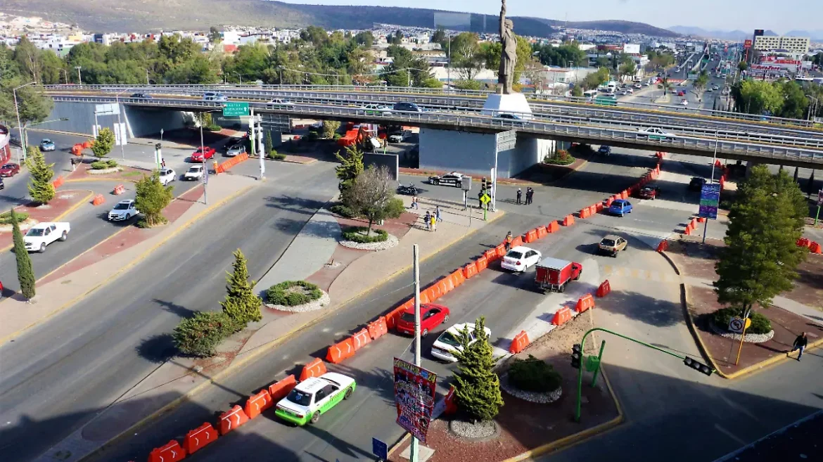 ¿La remodelación de la glorieta 24 Horas cambió el problema?